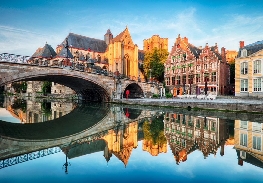 Bruges, orașul fermecător cu castele și străduțe pitorești
