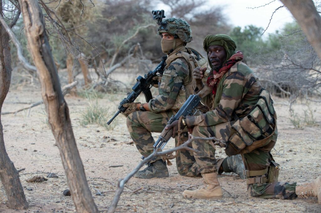 Mali: Atacuri simultane în mai multe orașe, islamiști și separatiști lovesc puternic