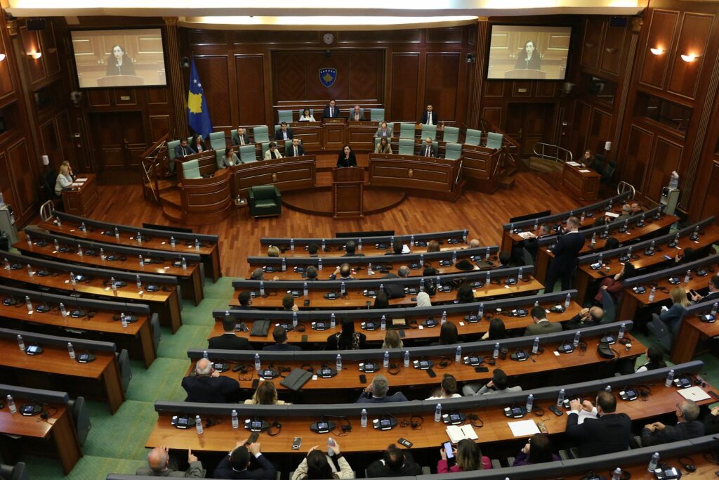 Criza politică se reaprinde în Kosovo după eşecul alegerii preşedintelui