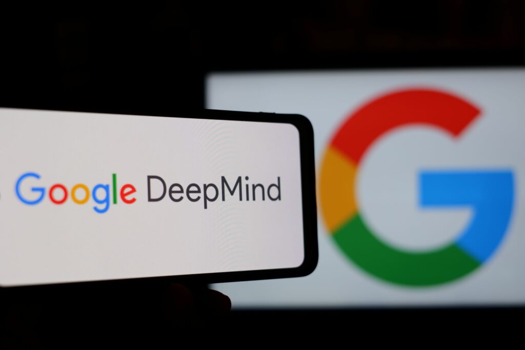Angajații Google se revoltă împotriva tehnologiei AI pentru armata SUA