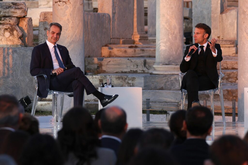 Macron la Atena: Franța și Grecia își reînnoiesc pactul de apărare