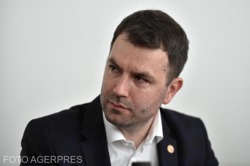 Drulă: Scumpirea călătoriilor Metrorex, o „măgărie” a PSD, potrivit calculelor sale