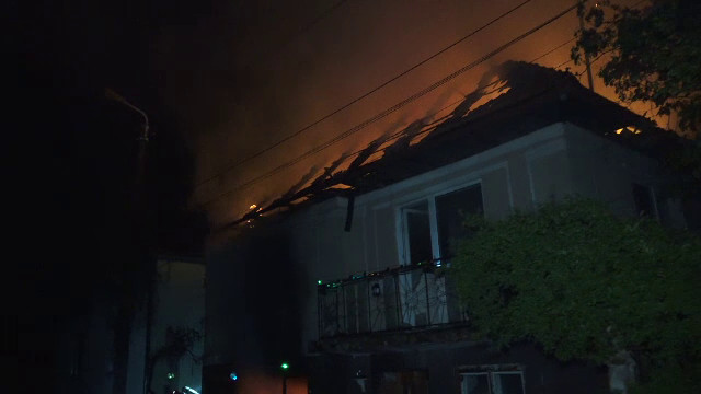 Incendiu devastator în Maramureș: acoperișul unei case, complet distrus