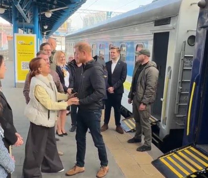 Prințul Harry, vizită surpriză în Kiev, participă la conferința de securitate