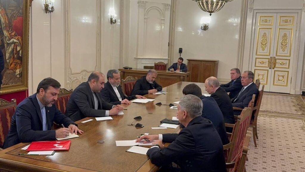 Negocierile de pace, blocate: Ministrul iranian de Externe, discuții în Rusia