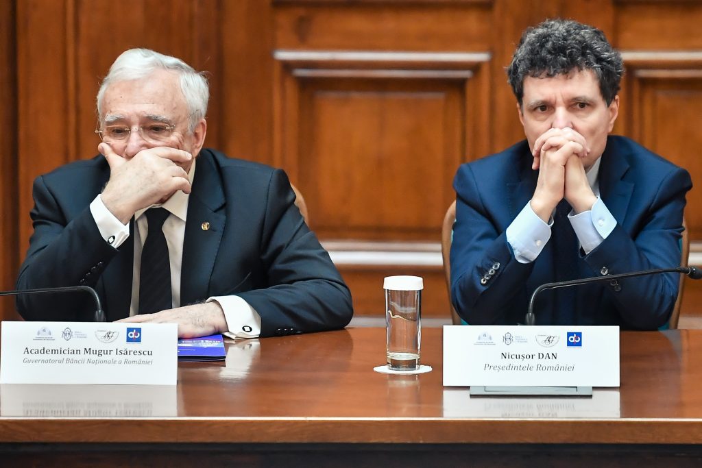 BNR avertizează: Rata de schimb a leului, sub risc ridicat chiar înainte de criza politică