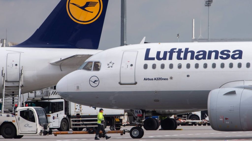 Lufthansa reduce 20.000 de zboruri pe distanțe scurte din cauza prețurilor mari