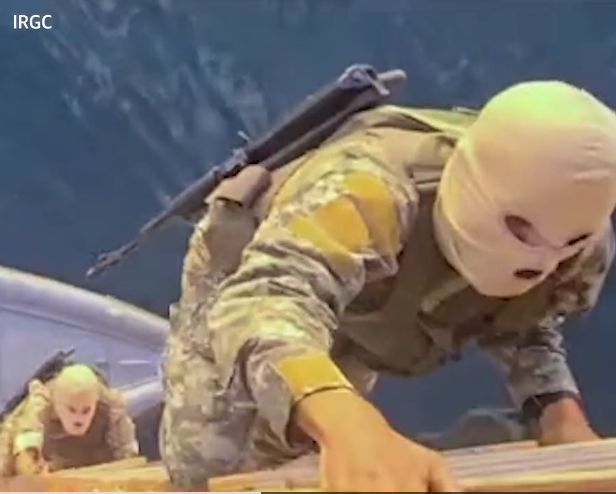 Troupes iraniene mascate capturează două nave în Strâmtoarea Ormuz