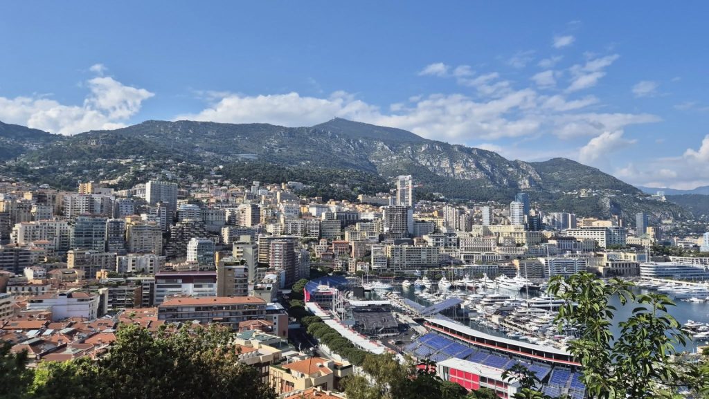 Akhmetov cumpără un penthouse de 471 milioane euro în Monaco