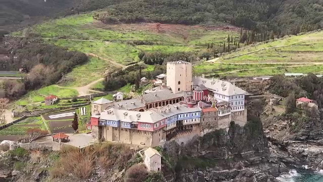 Acces restricționat la Muntele Athos: doar 10 români pe zi