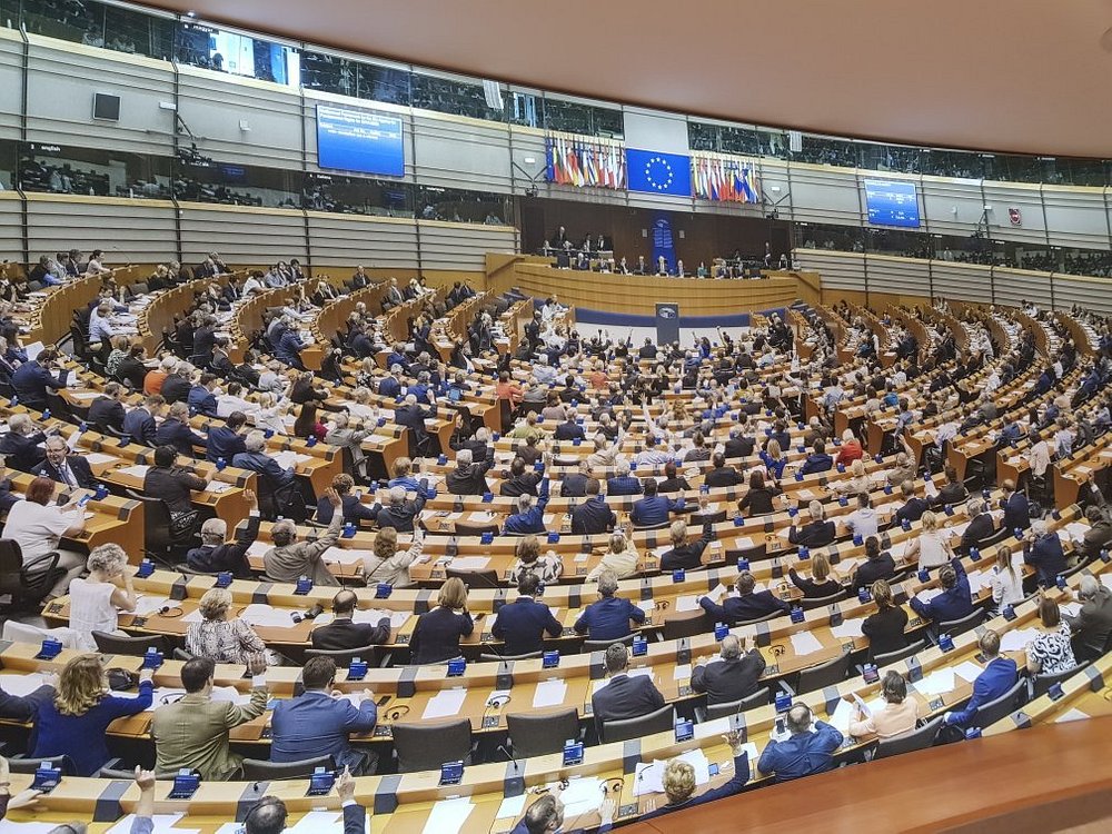 UE cere protecția statului de drept: justiția, presa și corupția, sub lupa Parlamentului European