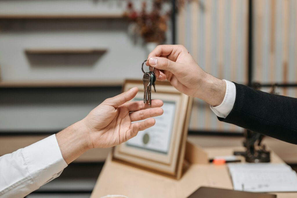 Bloc locuințe vândut în 15 ore: criza imobiliară din Spania se înrăutățește