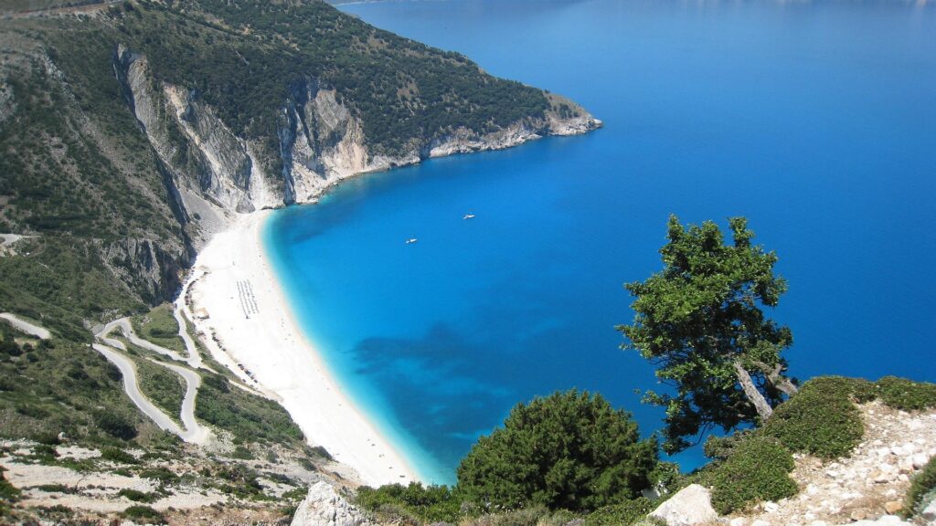 Grecia introduce noi reguli pe plaje din cauza numărului prea mare de turiști
