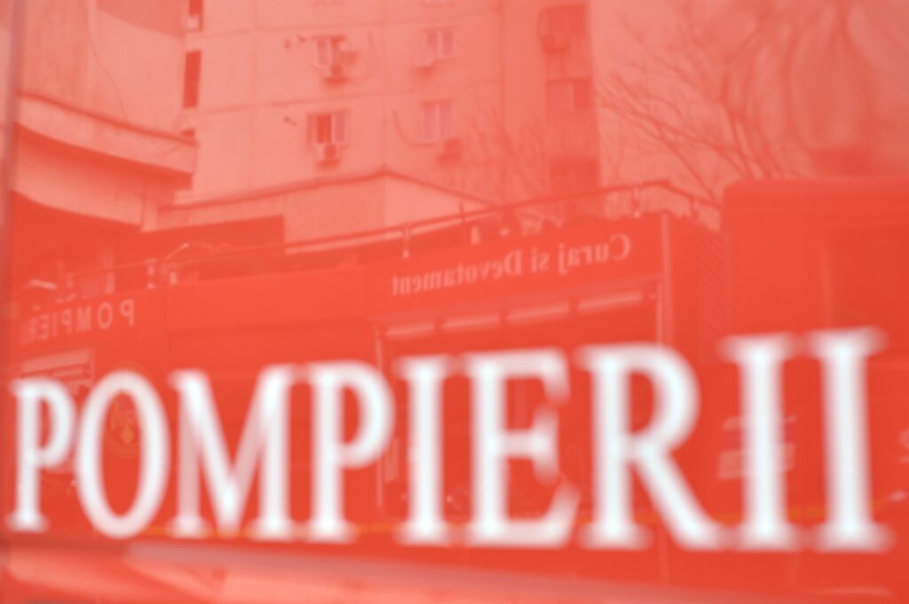 Explozie și incendiu devastator la o seră din Târgu Mureș, fără victime