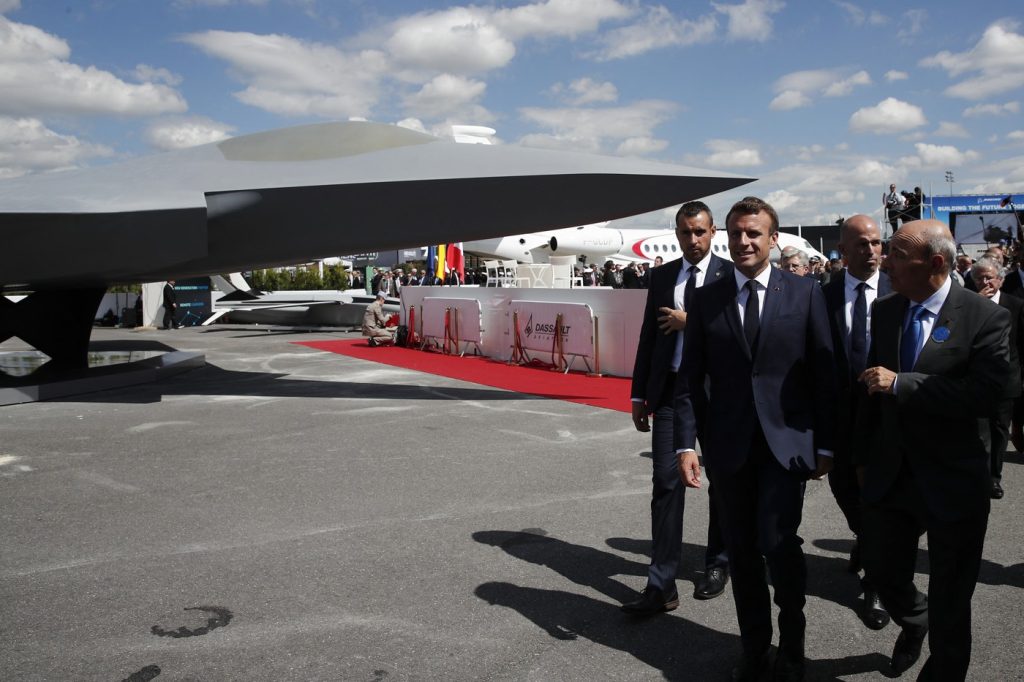 Macron: Avionul european de generația a șasea încă are viitor