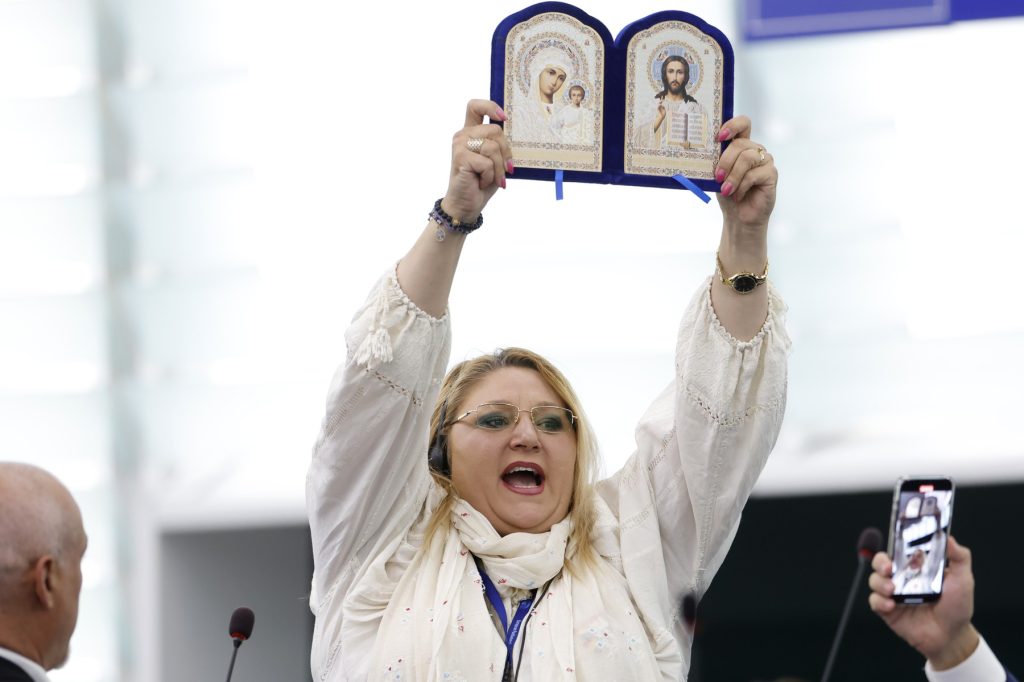 Comisia juridică a Parlamentului UE: De ce imunitatea Dianei Șoșoacă a fost menținută