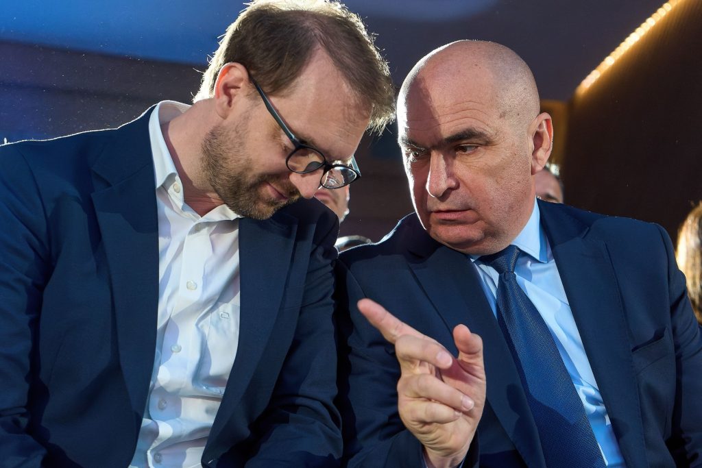Primul test al alianței PNL-USR: Fritz caută aliat neașteptat Senat