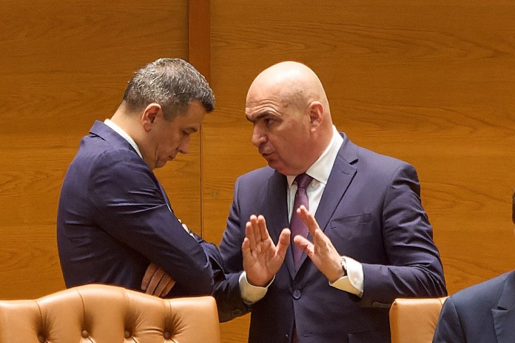 Grindeanu și Bolojan, duel în direct azi seară, înainte de votul din PSD