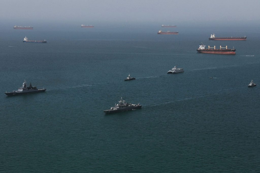 Iranul folosește nave mici și rapide în Strâmtoarea Ormuz împotriva flotei SUA