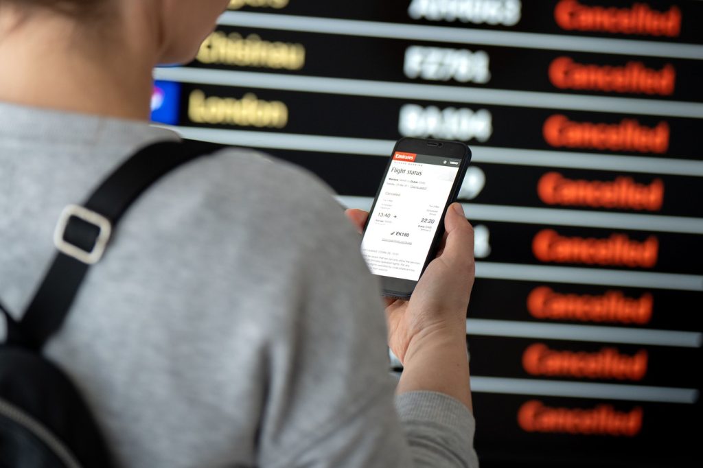 Zboruri anulate în masă la un operator aerian cu rute și din România