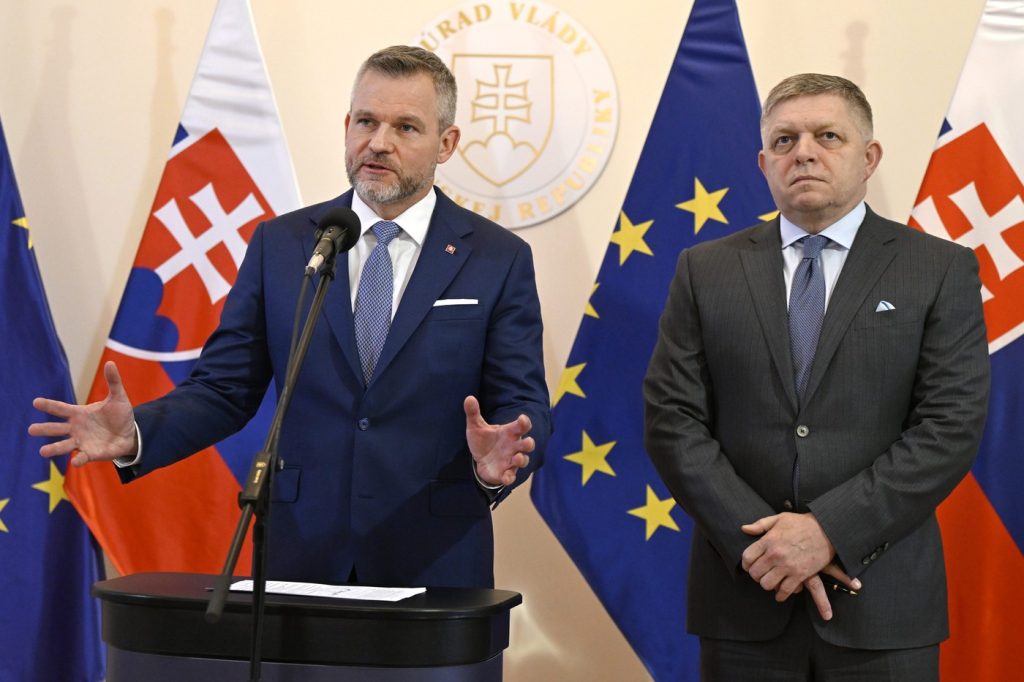 Președintele Slovaciei convoacă un referendum pe tema restabilirii parchetului anticorupție