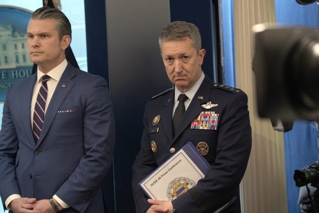 Șeful Pentagonului: Blocada SUA în Strâmtoarea Ormuz are impact global
