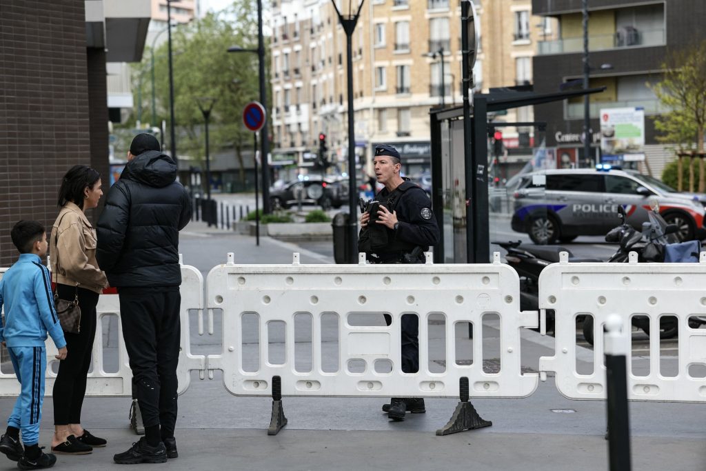Peste 1.000 de persoane evacuate la Paris pentru detonarea unei bombe din WWII