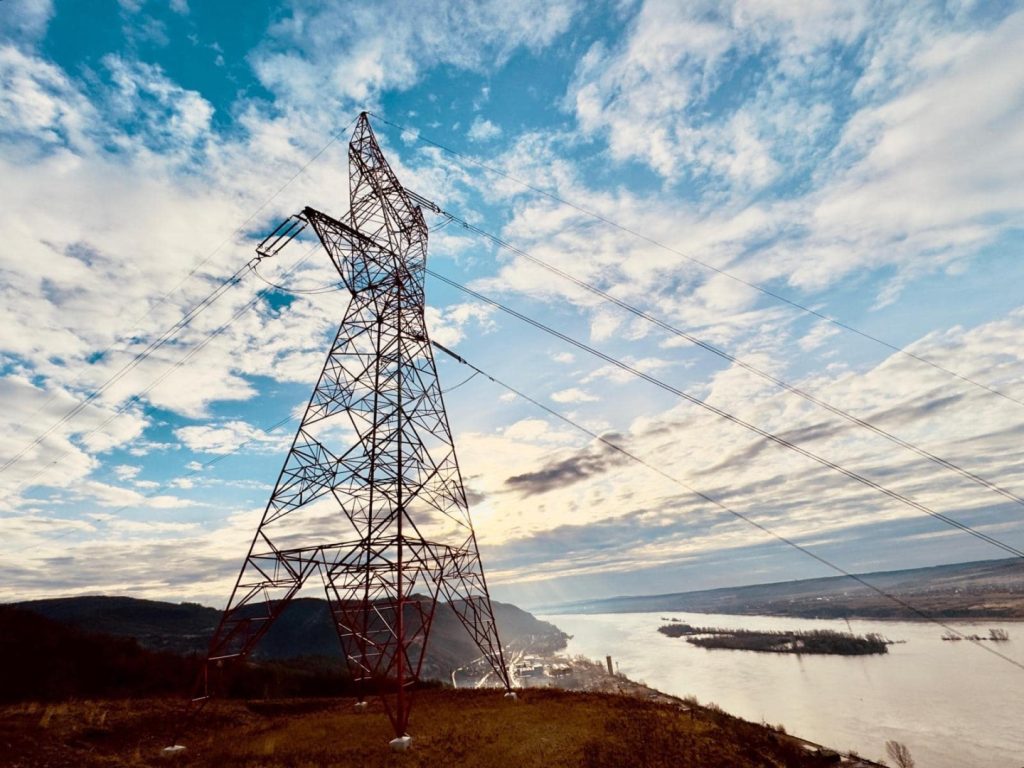 Guvern: 80.000 MW disponibile, de 10 ori necesarul energetic național