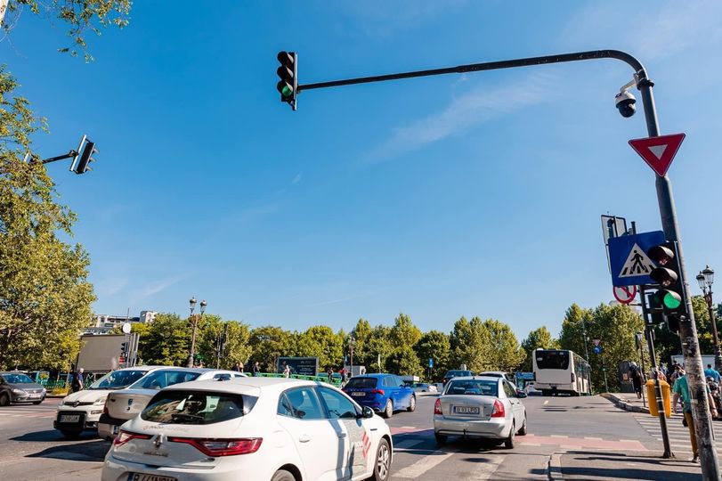 Semafoarele din 10 intersecții din București nu funcționează: cauza unei fluctuații de tensiune