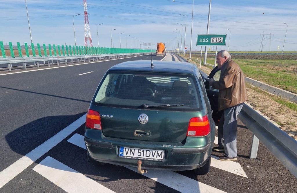 Bărbat de 75 de ani conduce 22 km pe contrasens pe A7, permis suspendat 6 luni