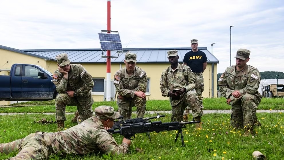Trump vrea să reducă numărul de militari americani în Germania