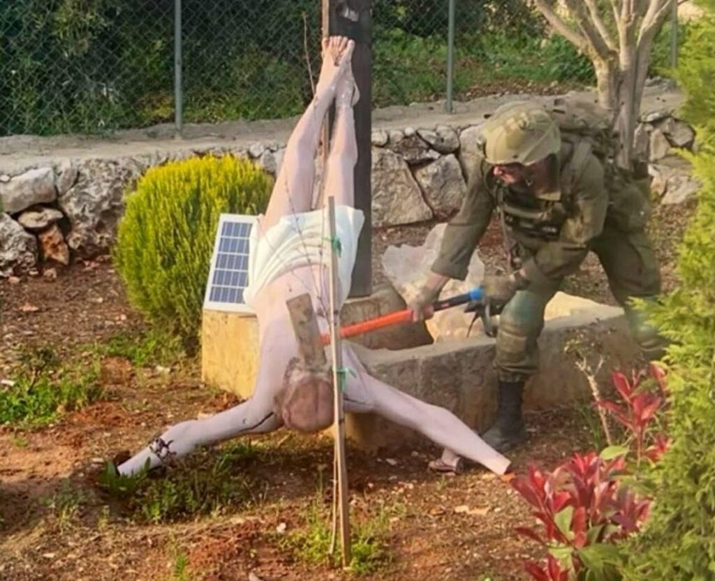 Soldat israelian sancționat pentru distrugerea statuii lui Iisus în Liban