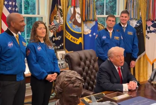 Trump laudă echipajul Artemis II la Casa Albă: „Aș fi reușit și eu”