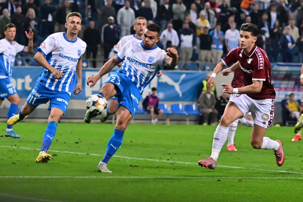 Craiova răstoarnă scorul și detronează FC Argeș, urcând pe primul loc