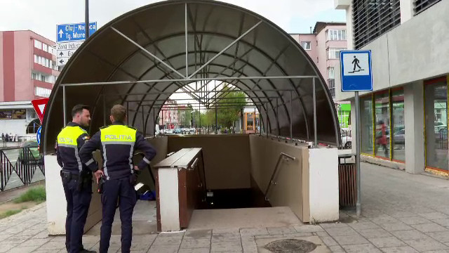 Bărbat în comă și soție grav rănită după cădere pe scară rulantă în Bistrița
