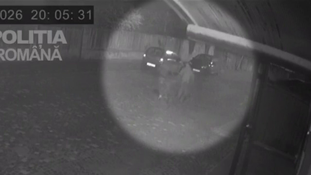 Târgu Secuiesc: Doi tineri au distrus anvelopele a 14 mașini într-o noapte.