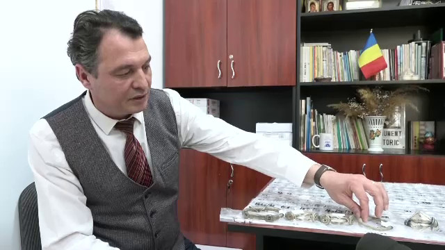 Descoperire de tezaur antic de Paște: brățări dacice și monede romane găsite
