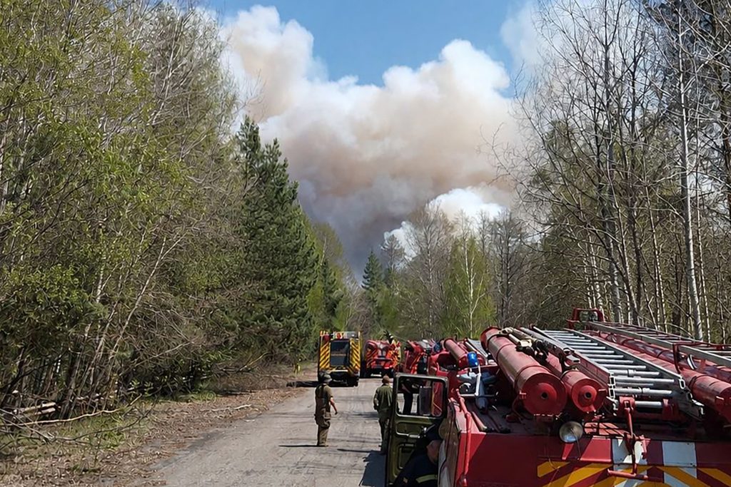 Incendiu masiv la Cernobîl: Norul de fum se deplasează spre România