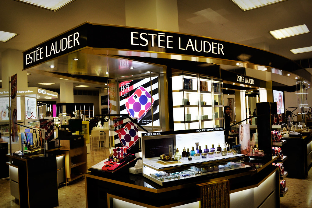 Acordul care putea reuni Clinique, Charlotte Tilbury și Jean Paul Gaultier eșuează