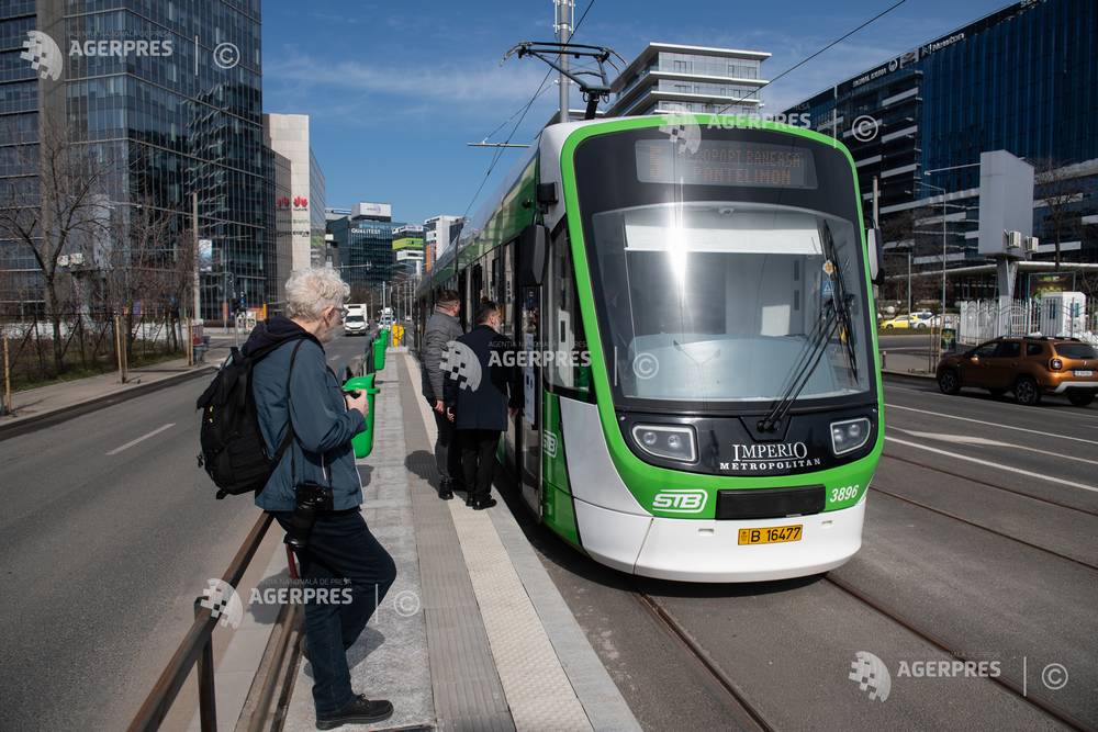 Tramvaiul 5 din București, recent reabilitat, paralizat de o situație incredibilă