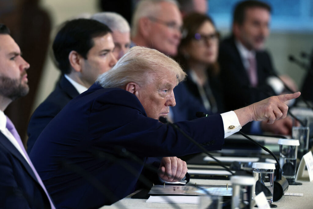 ExxonMobil și Chevron refuză cererea lui Trump de a crește producția de petrol
