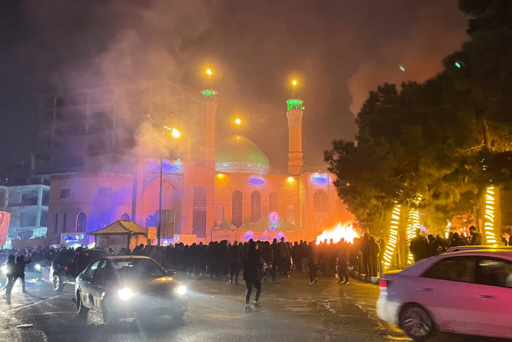 Iranul execută trei bărbați pentru proteste, doi erau presupuși agenți Mossad