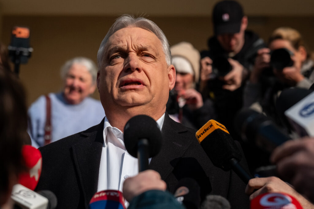 Doi din trei maghiari cer ca Orbán să fie judecat pentru viitorul Fidesz