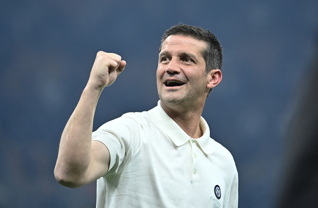 Chivu, antrenorul sezonului în Italia! Dimarco, cel mai bun din Serie A
