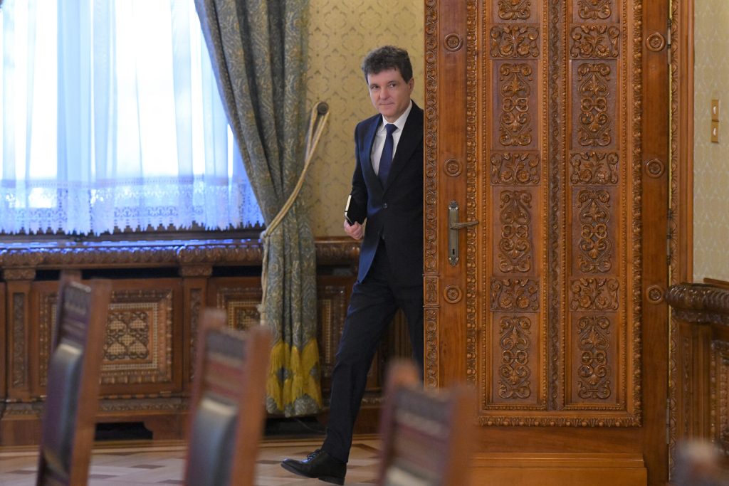 Criza politică: România pe urmele Ungariei?
