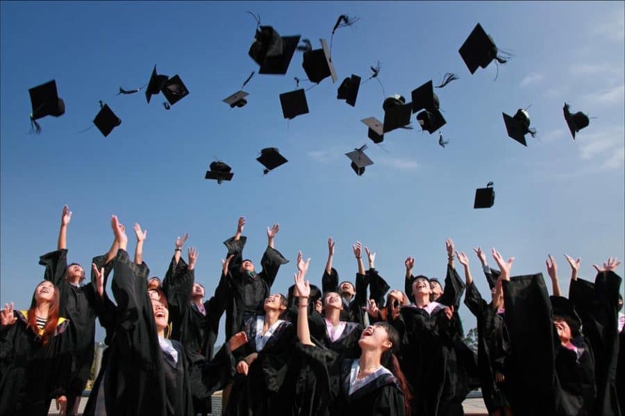 Rectorul Universității din Iași: Absolvenții ar trebui să lucreze în țară dacă studiile sunt gratuite