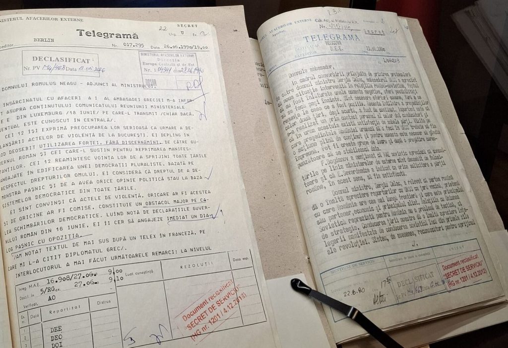 Documente desecretizate despre Regele Mihai și Mineriada, expuse la Noaptea Muzeelor