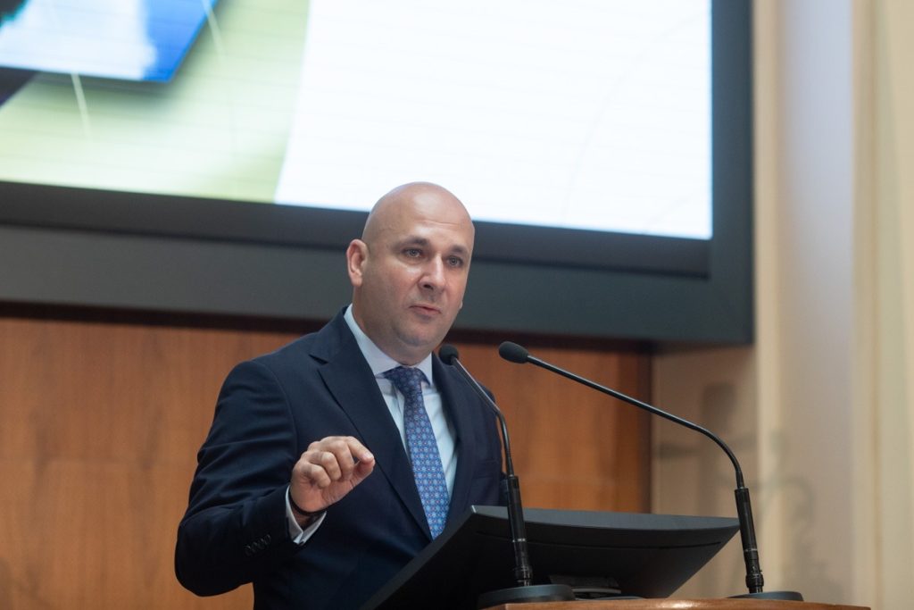 Hidrolectrica, „săraca fată bogată”, între bogăție și cheltuieli minime