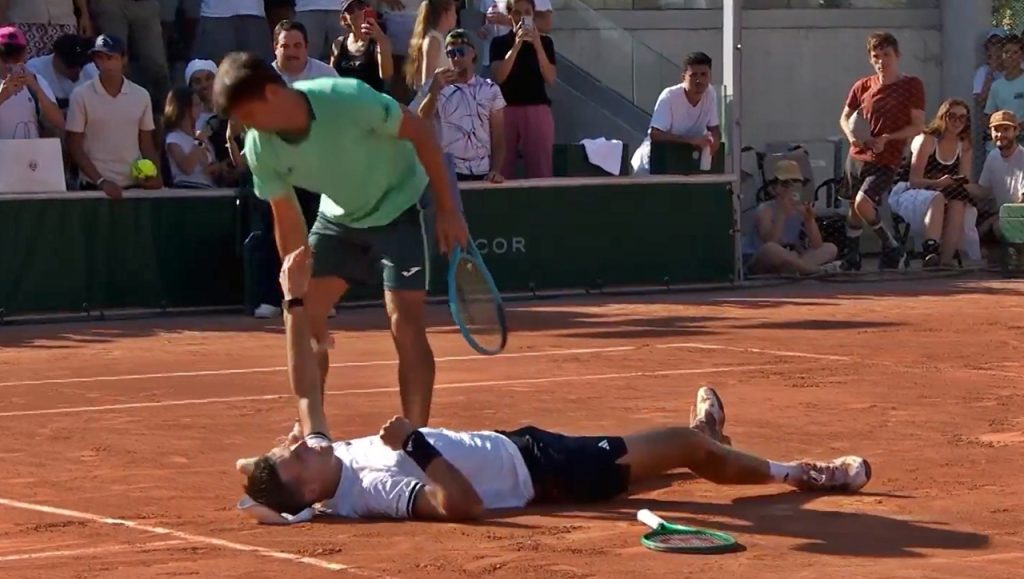 Momentul șocant de la Roland Garros: jucător se prăbușește după victorie