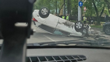 Trei maşini implicate într-un accident în Sectorul 6, o femeie rănită